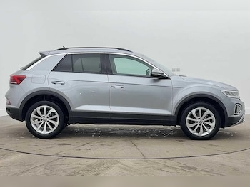 Used Volkswagen T-Roc 2025 for sale - 77602313: Photo