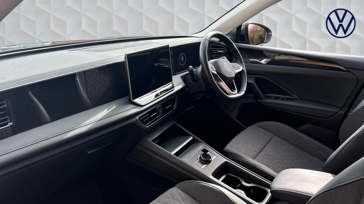 Used Volkswagen Tiguan 2024 for sale - 78091225: Photo 2