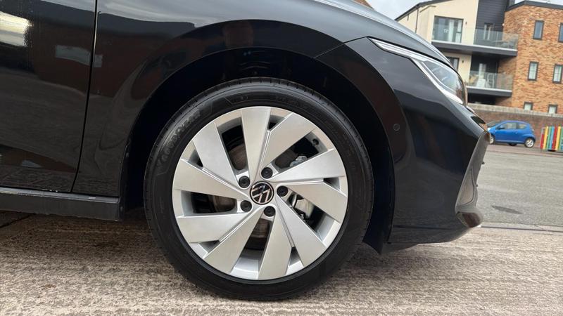 Used Volkswagen Golf 2025 for sale - 76302816: Photo 5