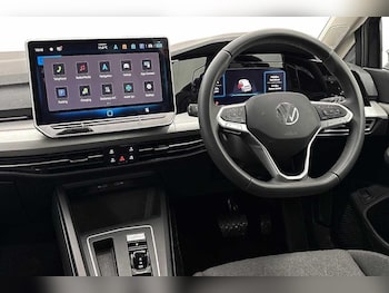 Used Volkswagen Golf 2025 for sale - 78042227: Photo