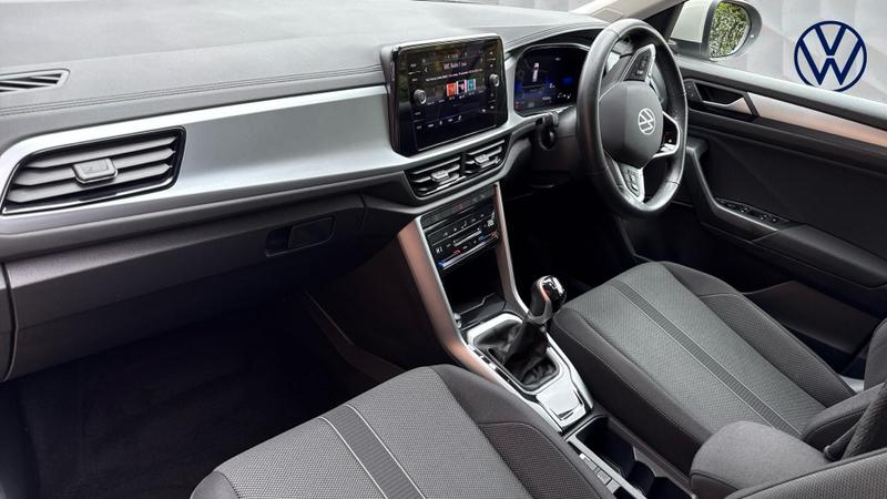 Used Volkswagen T-Roc 2023 for sale - 75947019: Photo 2