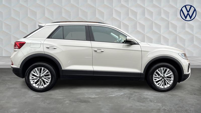 Used Volkswagen T-Roc 2023 for sale - 75947019: Photo 4
