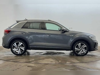 Used Volkswagen T-Roc 2025 for sale - 77602371: Photo