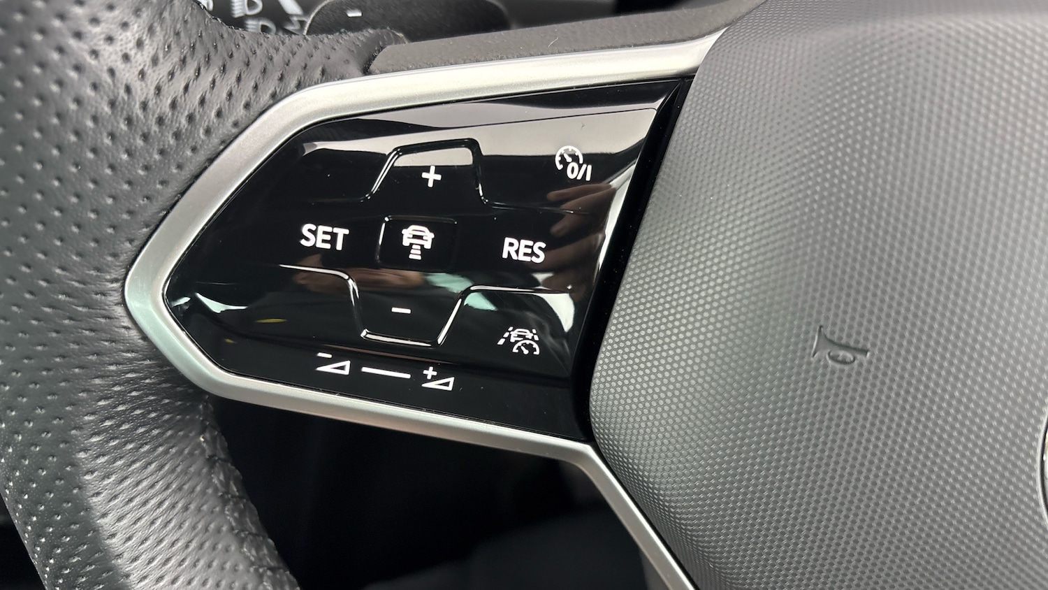 Used Volkswagen Tiguan 2023 for sale - 78067069: Photo 24