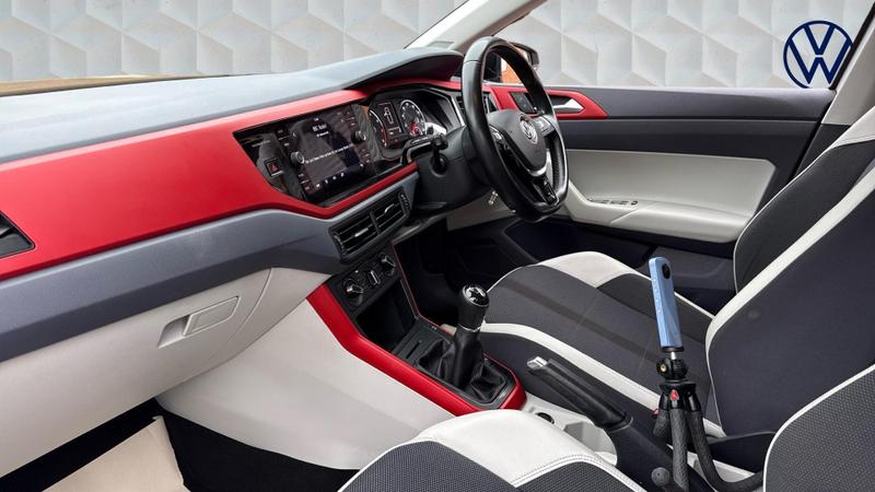 Used Volkswagen Polo 2018 for sale - 75881298: Photo 2