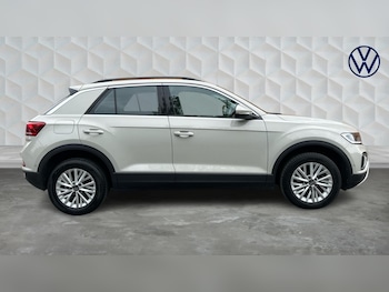 Used Volkswagen T-Roc 2023 for sale - 78373844: Photo