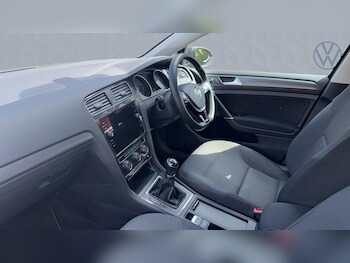 Used Volkswagen Golf 2017 for sale - 78290021: Photo