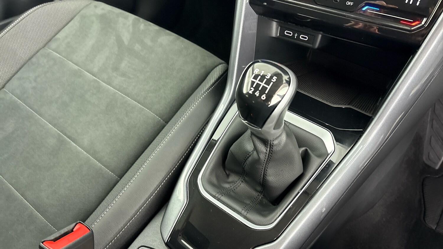 Used Volkswagen T-Roc 2023 for sale - 78155539: Photo 25