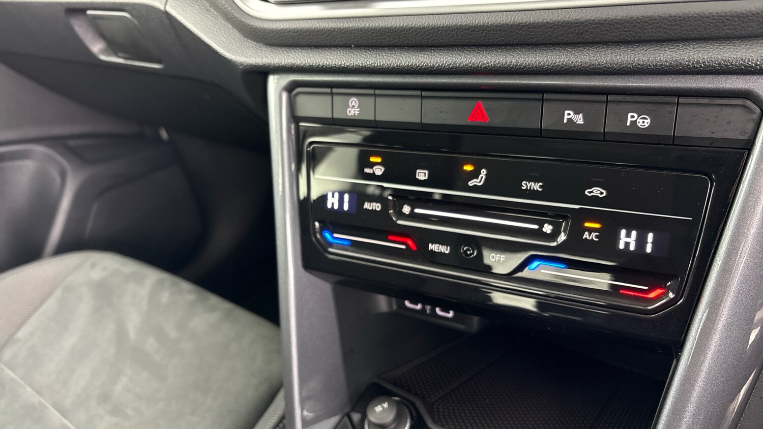 Used Volkswagen T-Roc 2023 for sale - 78155539: Photo 26