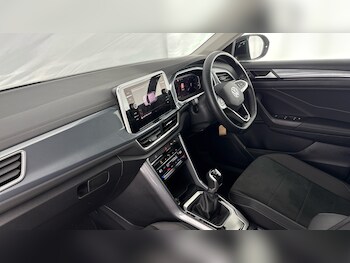 Used Volkswagen T-Roc 2023 for sale - 78155539: Photo