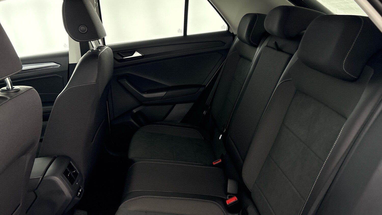 Used Volkswagen T-Roc 2023 for sale - 78155539: Photo 34