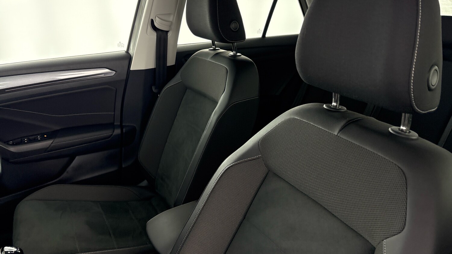 Used Volkswagen T-Roc 2023 for sale - 78155539: Photo 35