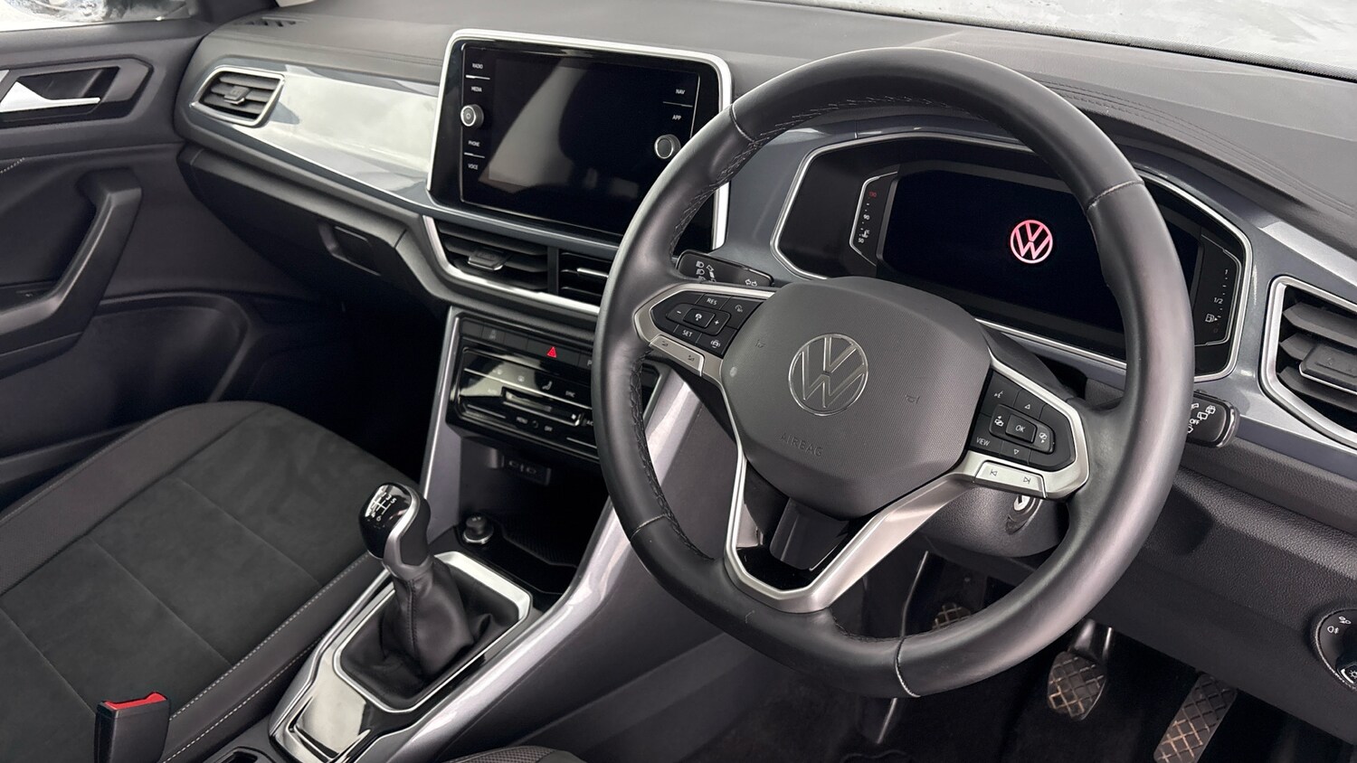 Used Volkswagen T-Roc 2023 for sale - 78155539: Photo 6