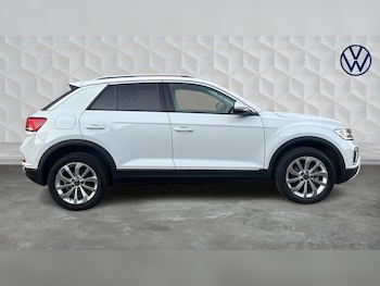 Used Volkswagen T-Roc 2024 for sale - 76972000: Photo