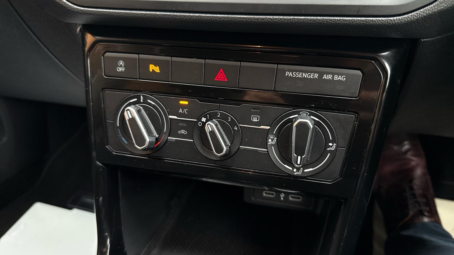 Used Volkswagen T-Cross 2023 for sale - 77813493: Photo 28