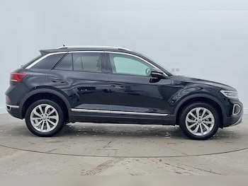Used Volkswagen T-Roc 2025 for sale - 77602287: Photo