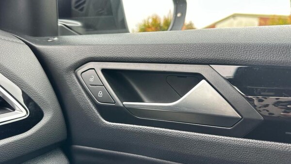 Used Volkswagen T-Roc 2022 for sale - 76079867: Photo 16