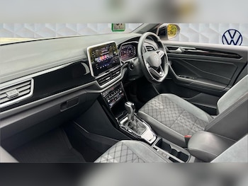 Used Volkswagen T-Roc 2022 for sale - 76079867: Photo 2