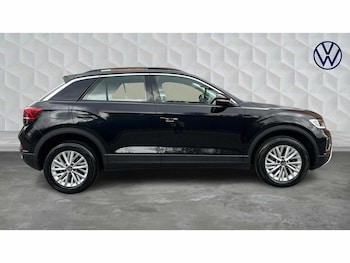 Used Volkswagen T-Roc 2023 for sale - 79548299: Photo
