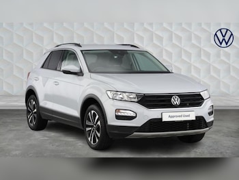 Used Volkswagen T-Roc 2021 for sale - 76382205: Photo