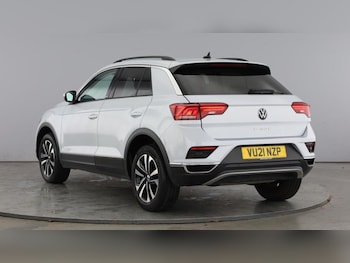 Used Volkswagen T-Roc 2021 for sale - 76382205: Photo