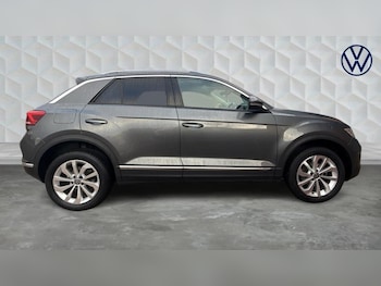 Used Volkswagen T-Roc 2023 for sale - 77393847: Photo