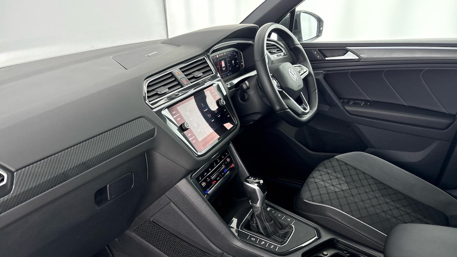 Used Volkswagen Tiguan 2022 for sale - 77506443: Photo 2