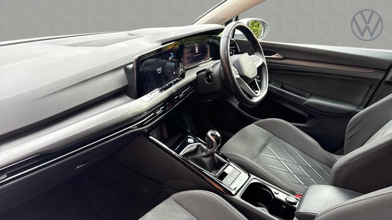 Used Volkswagen Golf 2023 for sale - 76933568: Photo 2