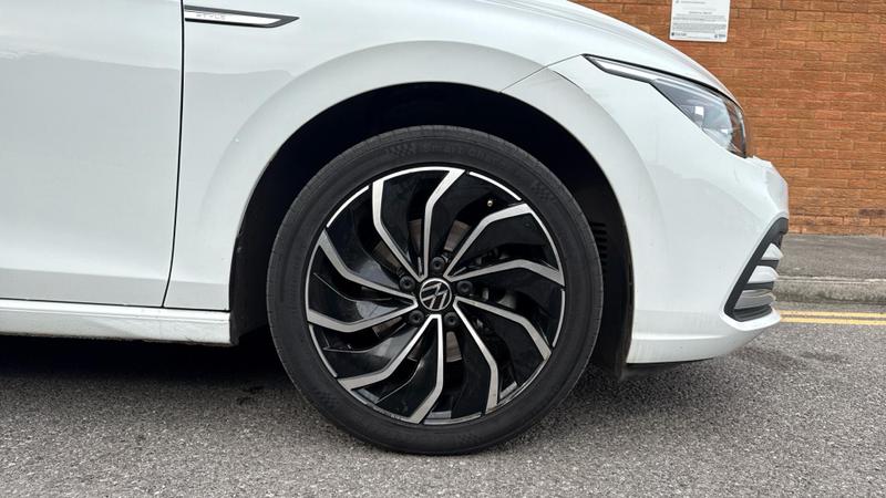 Used Volkswagen Golf 2023 for sale - 76933568: Photo 5