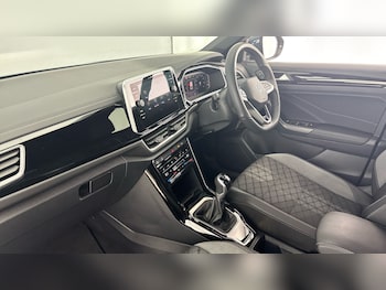 Used Volkswagen T-Roc 2025 for sale - 78767522: Photo