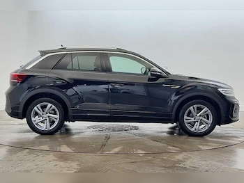 Used Volkswagen T-Roc 2025 for sale - 77640822: Photo