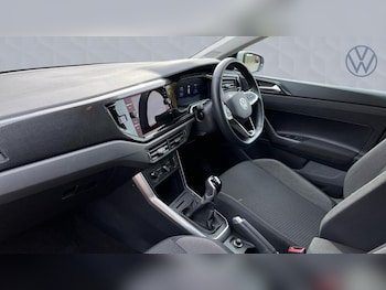 Used Volkswagen Polo 2023 for sale - 76117532: Photo 2