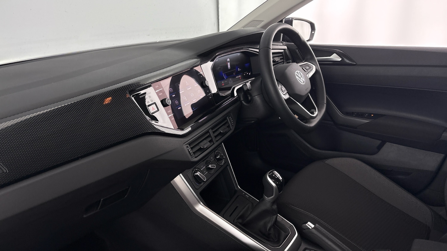 Used Volkswagen Polo 2024 for sale - 78183162: Photo 2