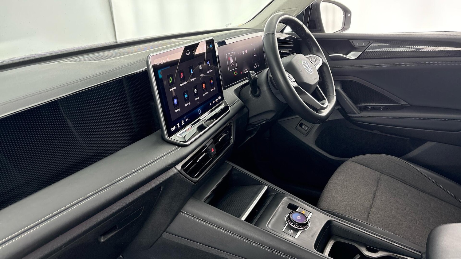 Used Volkswagen Tiguan 2024 for sale - 77515640: Photo 2