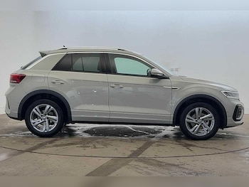 Used Volkswagen T-Roc 2025 for sale - 77176372: Photo