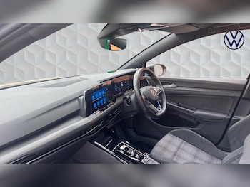 Used Volkswagen Golf 2023 for sale - 78617999: Photo