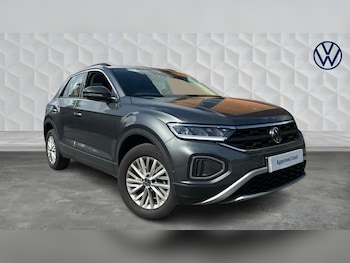 Used Volkswagen T-Roc 2023 for sale - 75667762: Photo