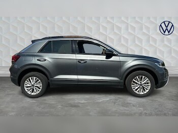Used Volkswagen T-Roc 2023 for sale - 75667762: Photo