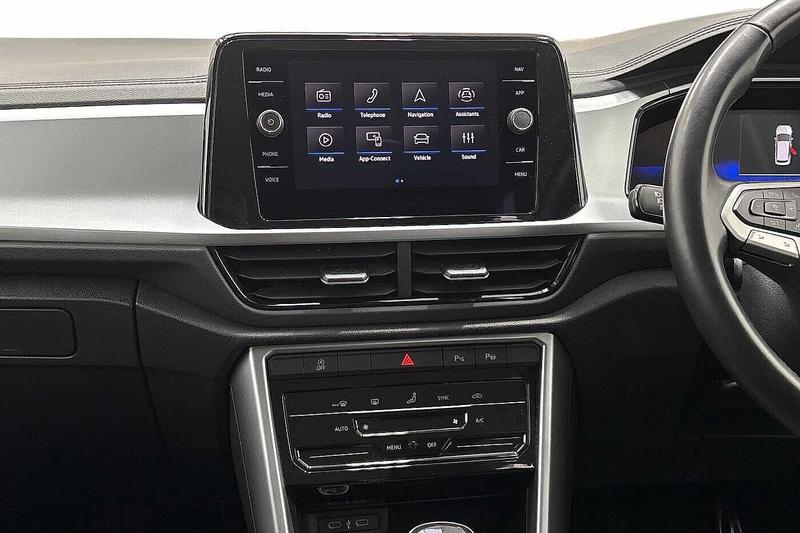 Used Volkswagen T-Roc 2024 for sale - 76684991: Photo 12