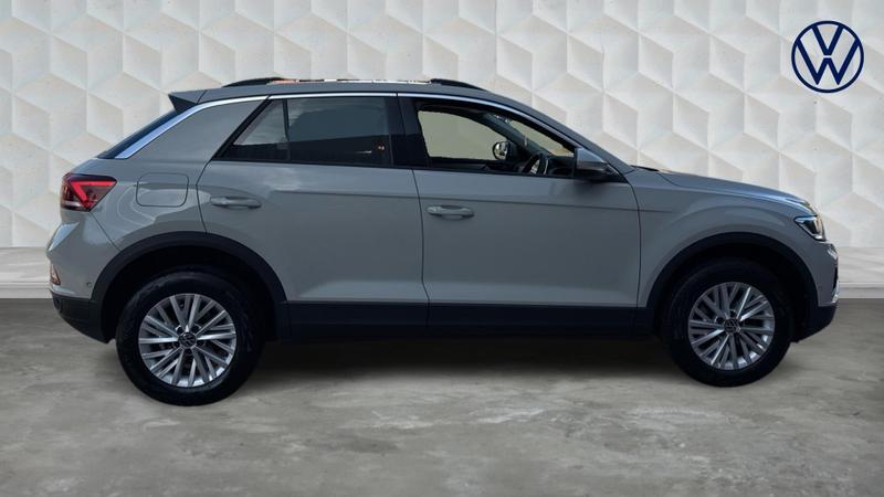 Used Volkswagen T-Roc 2023 for sale - 76018357: Photo 4