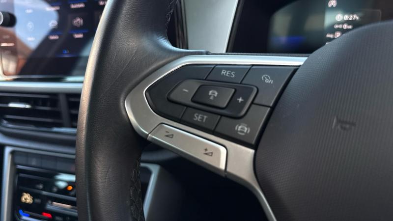 Used Volkswagen T-Roc 2023 for sale - 76018357: Photo 48