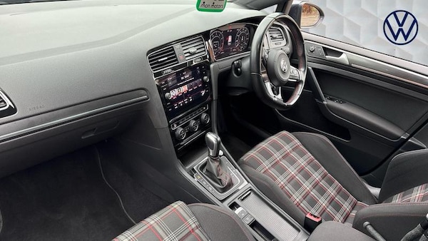 Used Volkswagen Golf 2019 for sale - 76067574: Photo 2