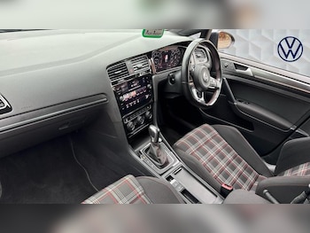Used Volkswagen Golf 2019 for sale - 76067574: Photo 2