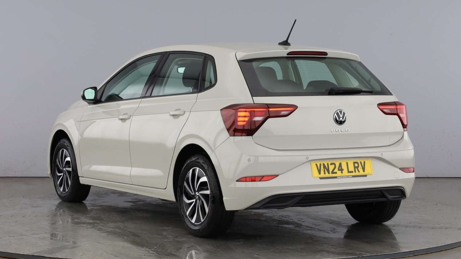 Used Volkswagen Polo 2024 for sale - 77506424: Photo 3