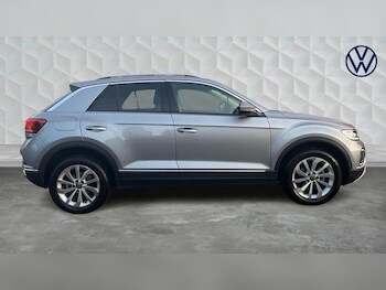 Used Volkswagen T-Roc 2024 for sale - 76918355: Photo