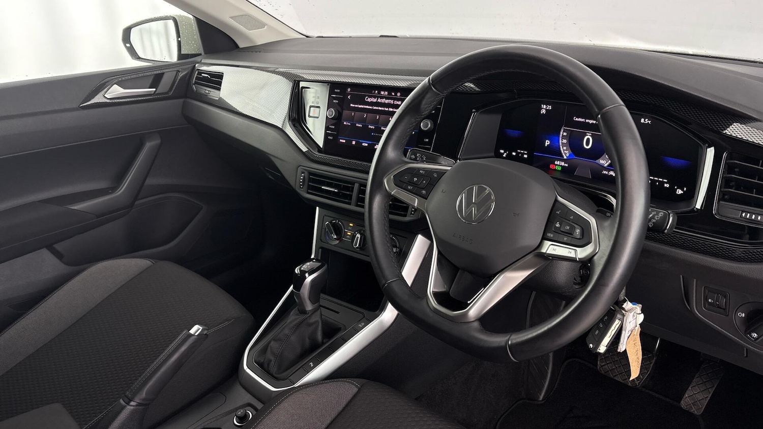 Used Volkswagen Polo 2024 for sale - 77619210: Photo 6