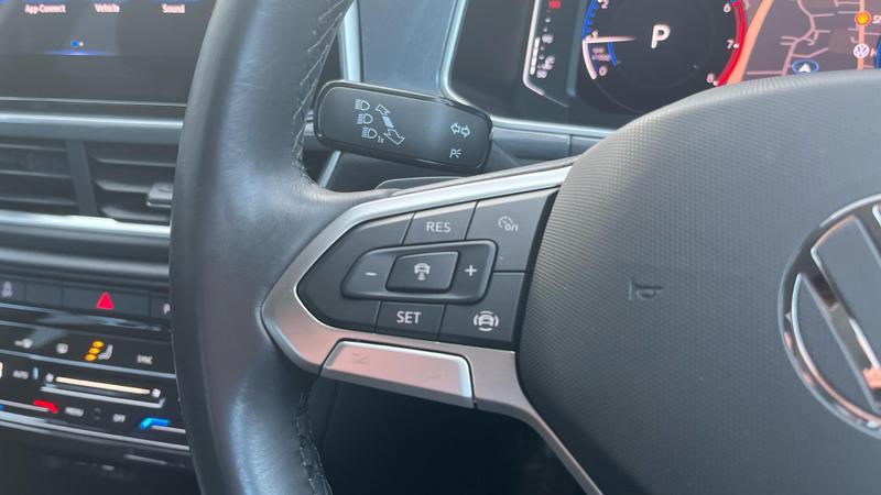 Used Volkswagen T-Roc 2023 for sale - 76452757: Photo 21