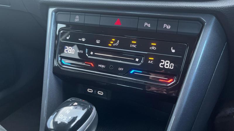 Used Volkswagen T-Roc 2023 for sale - 76452757: Photo 28