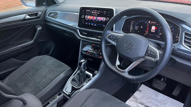 Used Volkswagen T-Roc 2023 for sale - 76452757: Photo 6