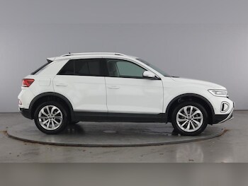 Used Volkswagen T-Roc 2023 for sale - 75805772: Photo